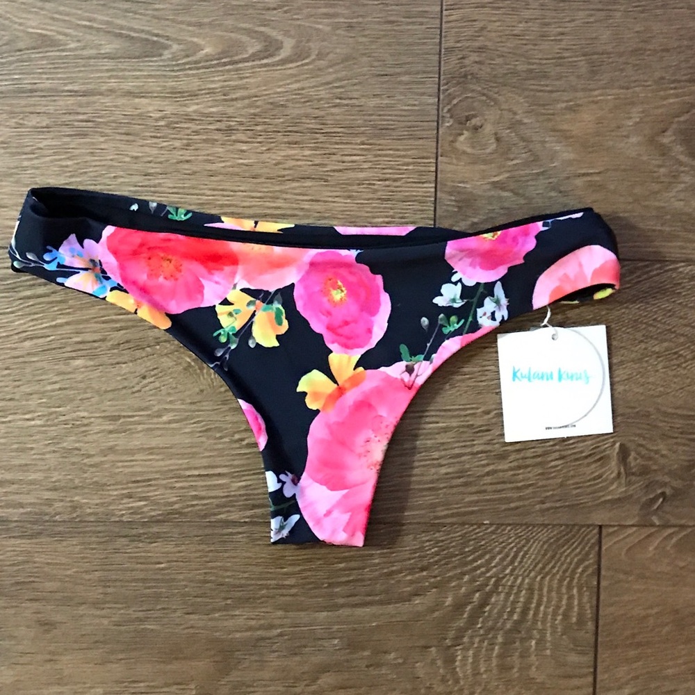 Kulani Kinis bikini